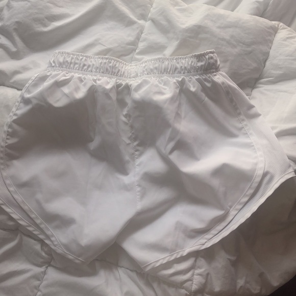 brand new Nike shorts - Picture 2 of 3